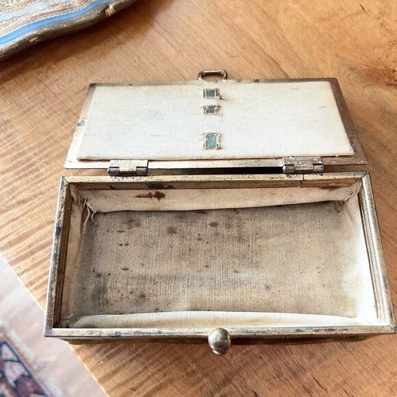 Antique Early 1900's Victorian Green Velvet Jewelry Box With Gold-Tone Clasp & H - Picture 5 of 9